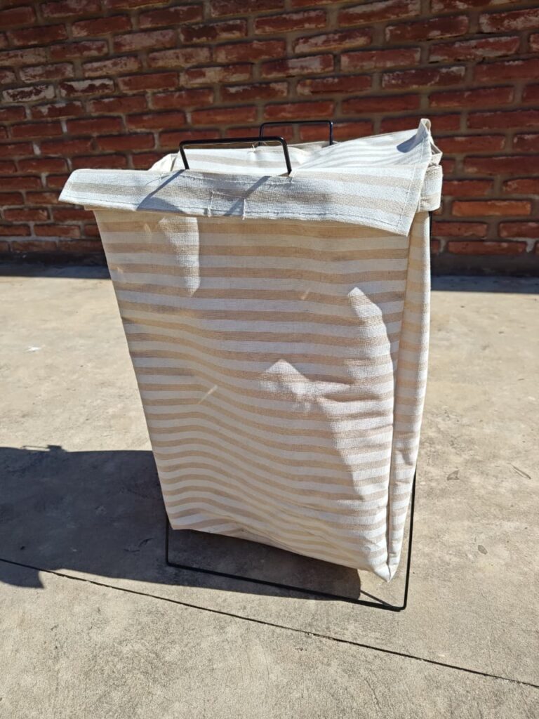 Canasto Para Ropa Rayado Beige