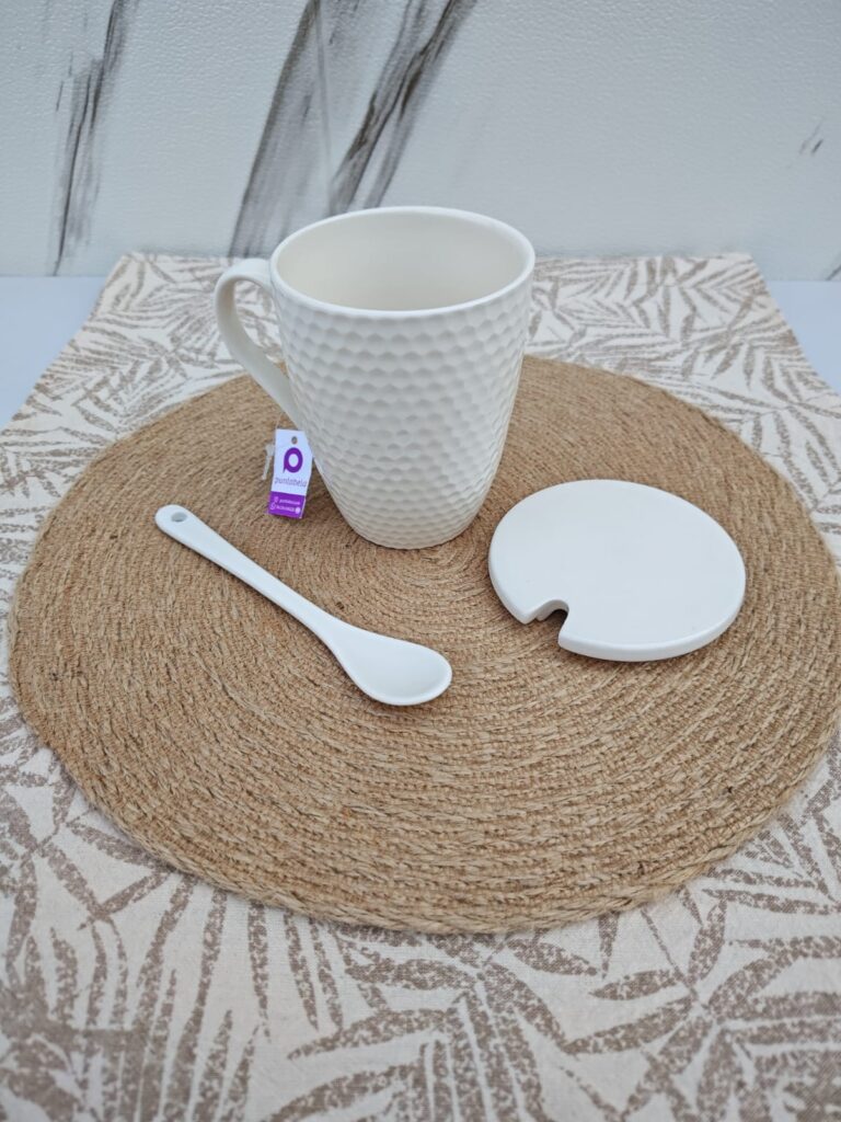 Tazas con tapa y cuchara
